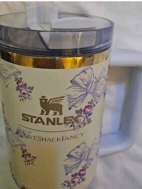 🌸💙 Stanley x LoveShackFancy Quencher H2.0 FlowState Tumbler – Holiday Rosa Bea